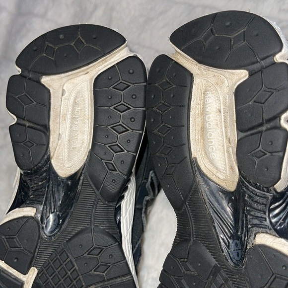 New Balance 2002R - Picture 7 of 8